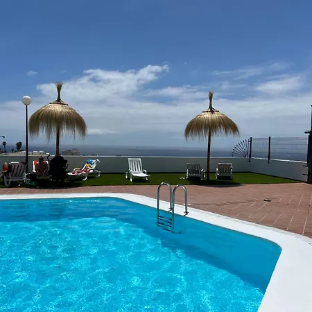 With Large Terrace And Ocean View Апартаменти *