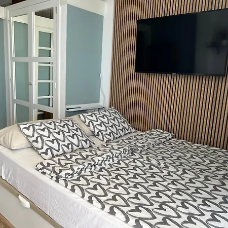 Апартаменти With Large Terrace And Ocean View *
